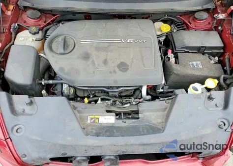 2016 Jeep Cherokee Latitude z USA, uszkodzony, nr VIN 1C4PJMCS5GW245108